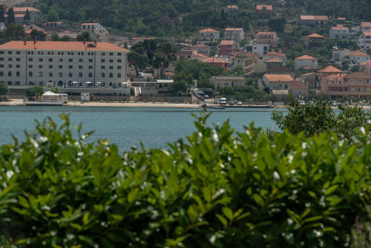Apartments Flora Trogir Bagian luar foto