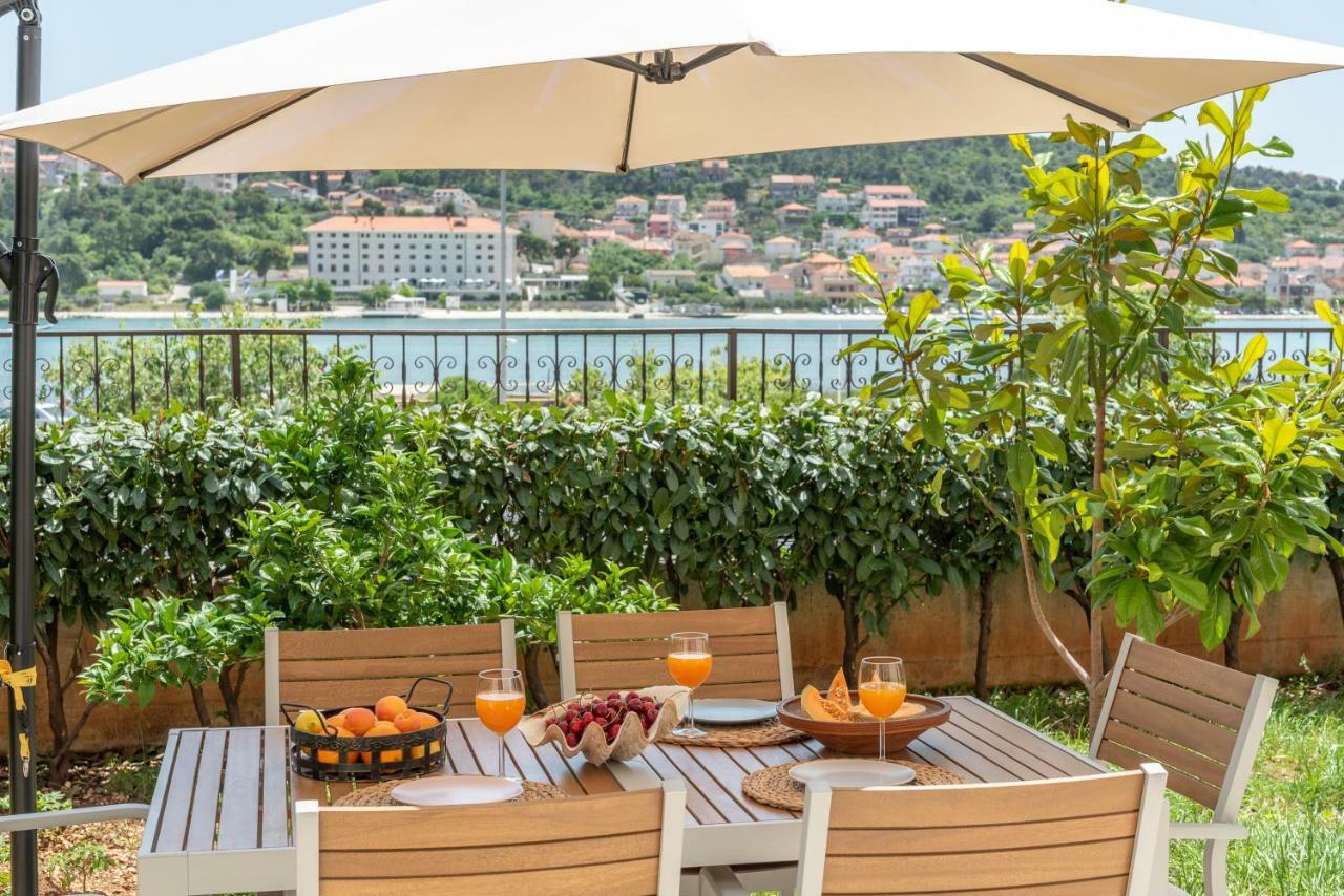 Apartments Flora Trogir Bagian luar foto