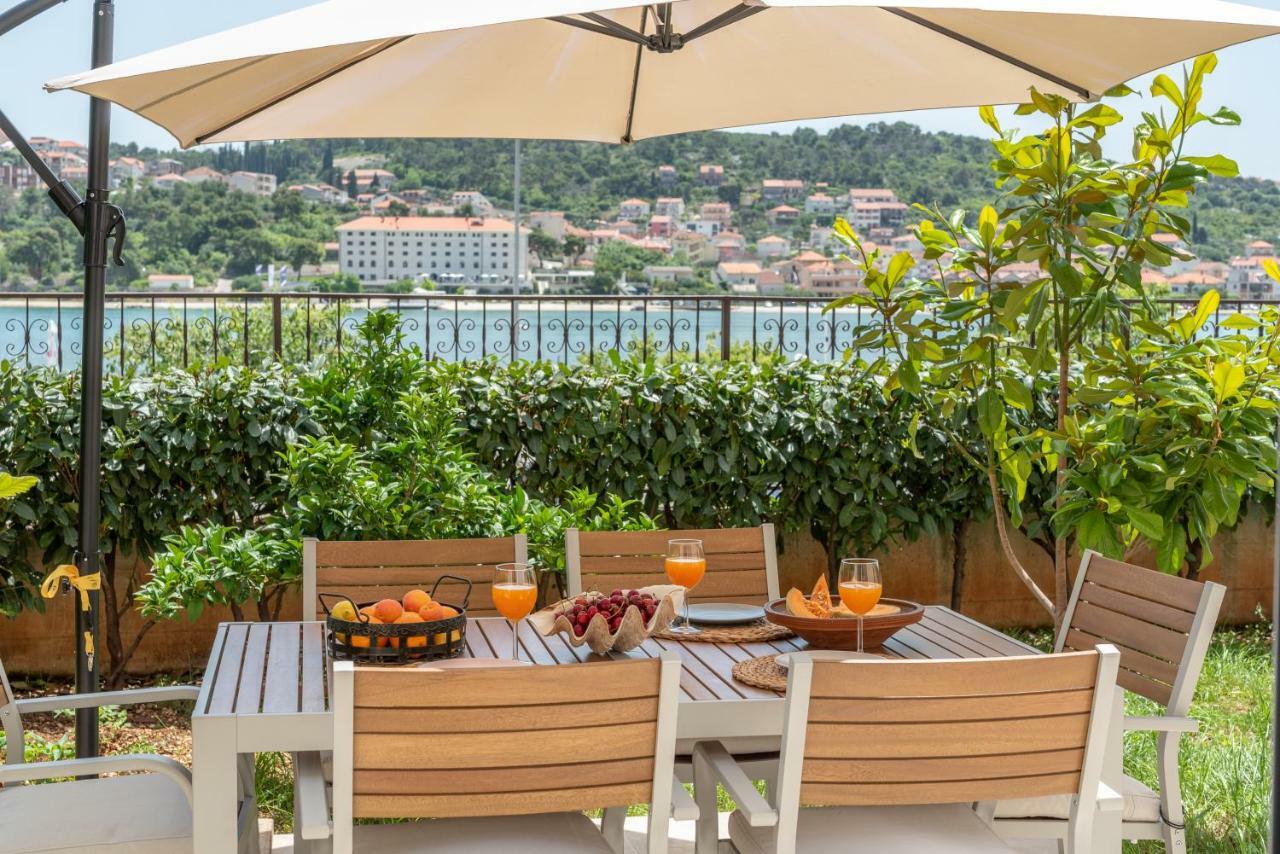 Apartments Flora Trogir Bagian luar foto