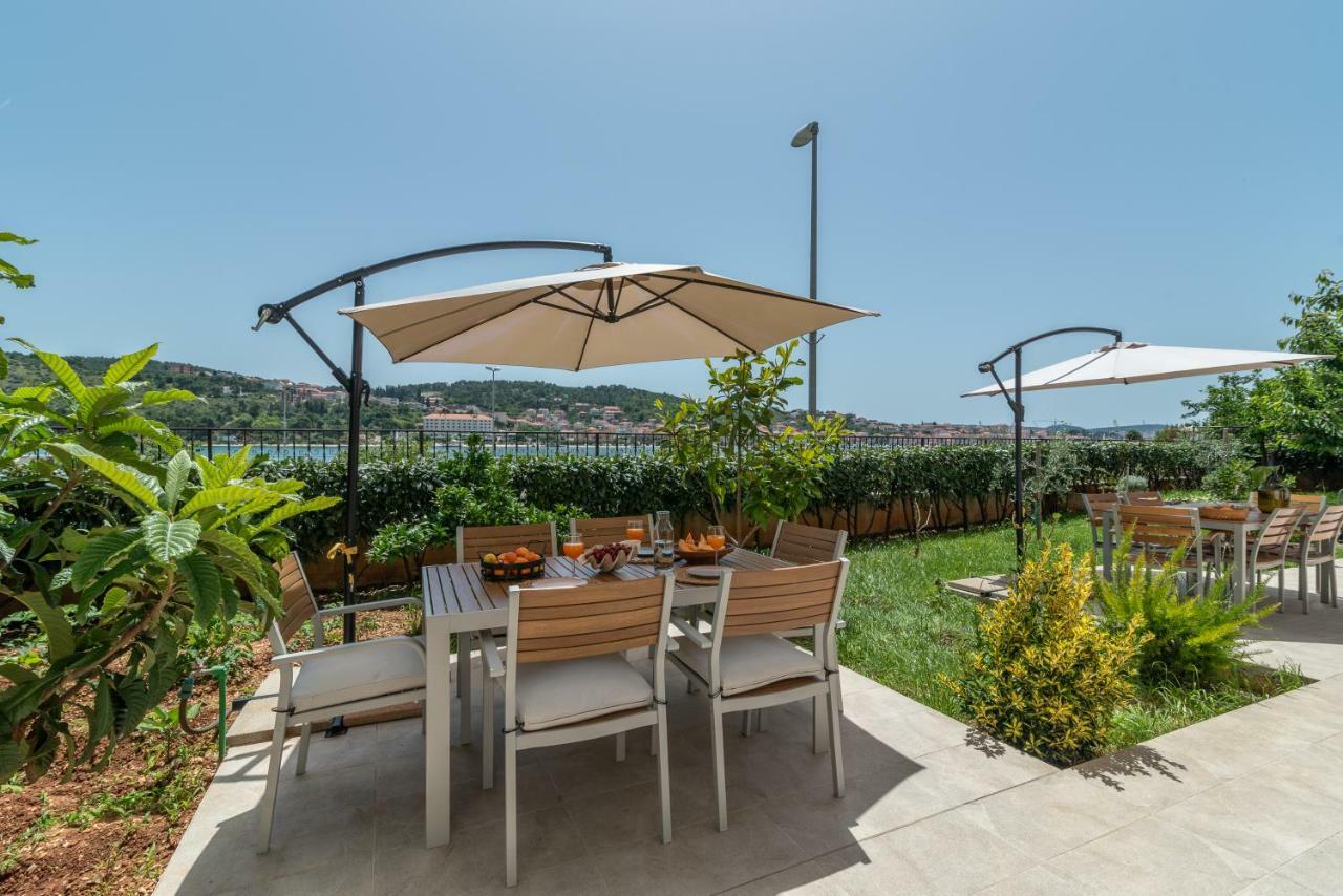 Apartments Flora Trogir Bagian luar foto