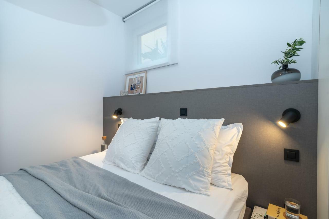 Apartments Flora Trogir Bagian luar foto